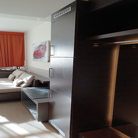 Rmh Modena Des Arts Hotel Luaran gambar