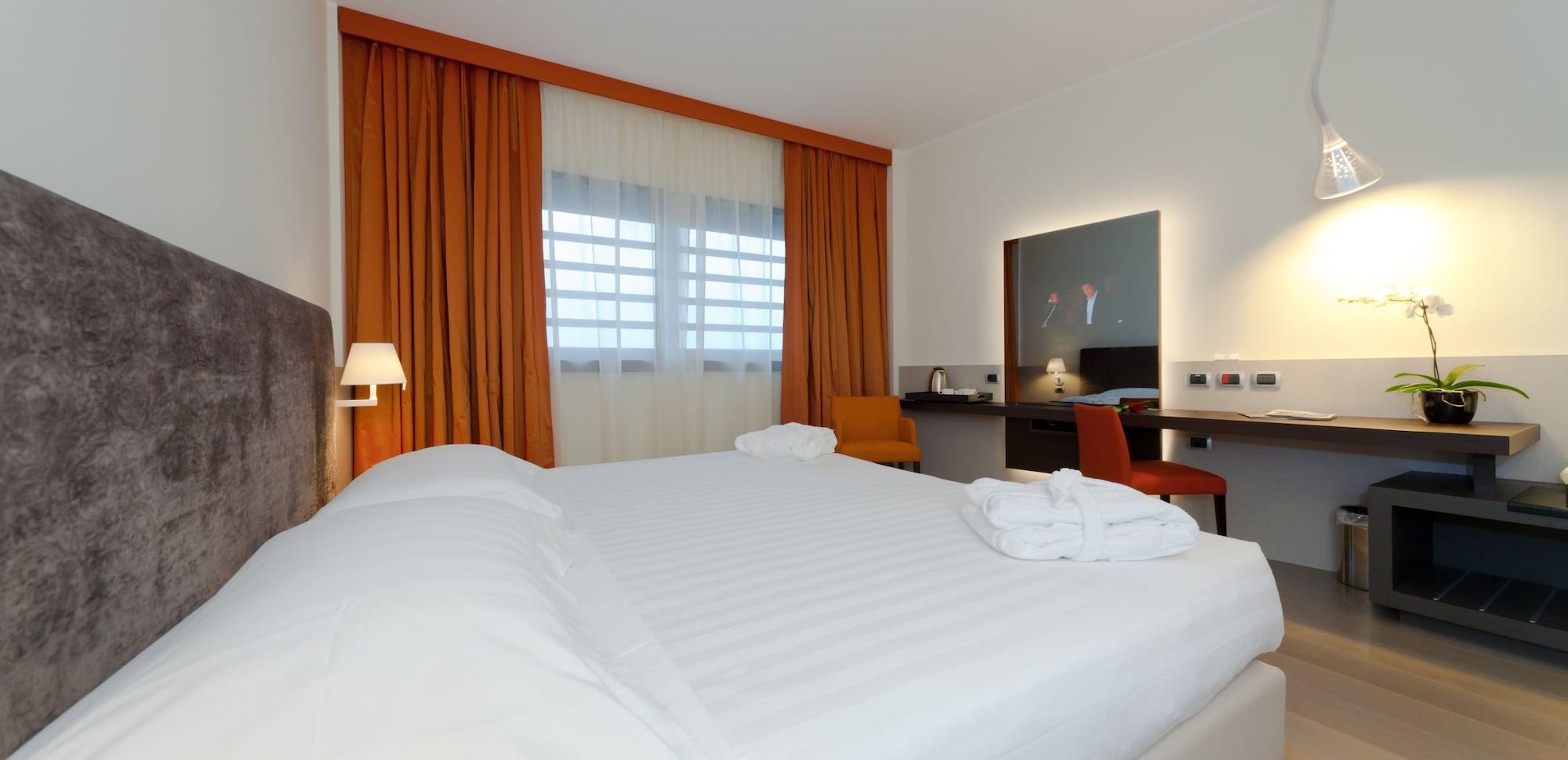 Rmh Modena Des Arts Hotel Luaran gambar