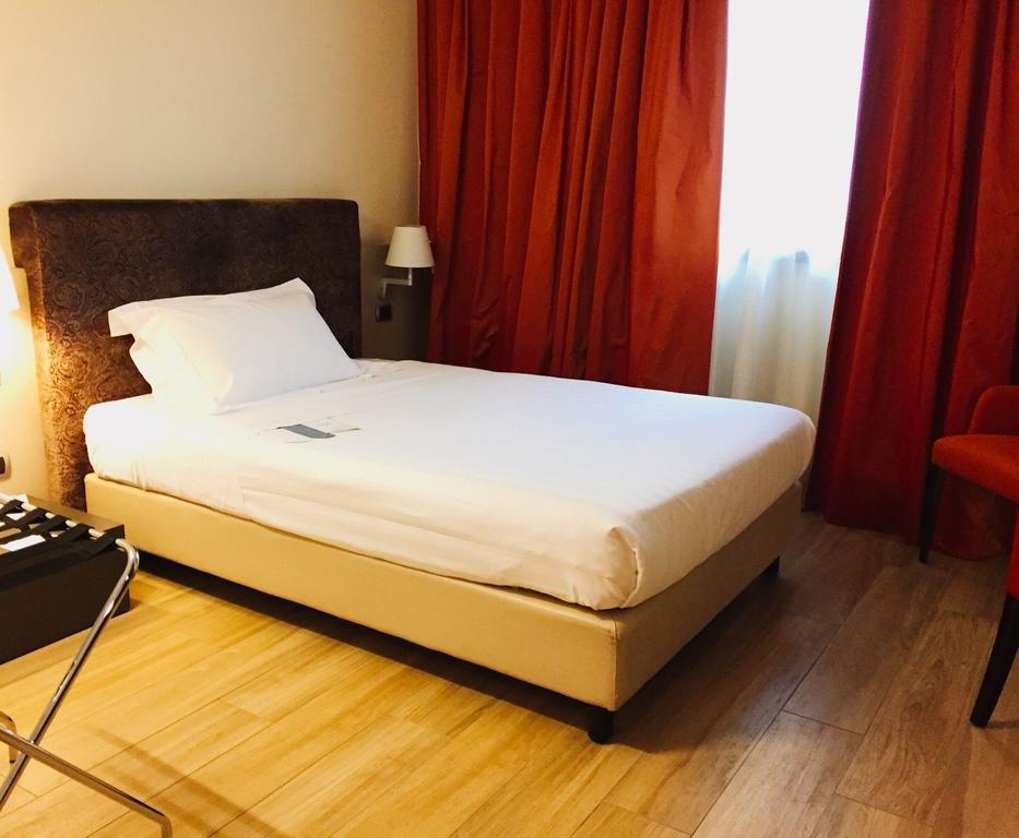 Rmh Modena Des Arts Hotel Luaran gambar