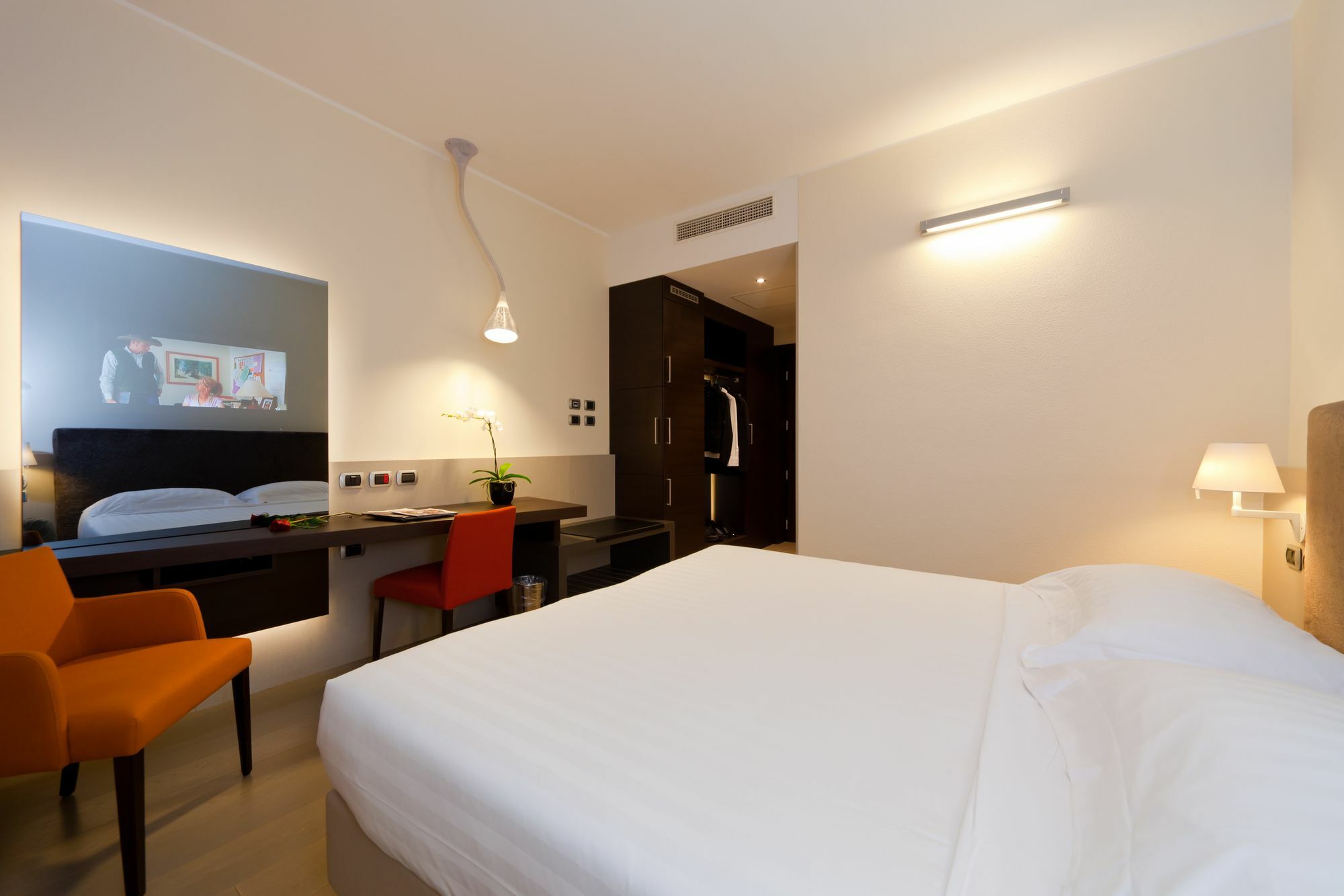 Rmh Modena Des Arts Hotel Luaran gambar