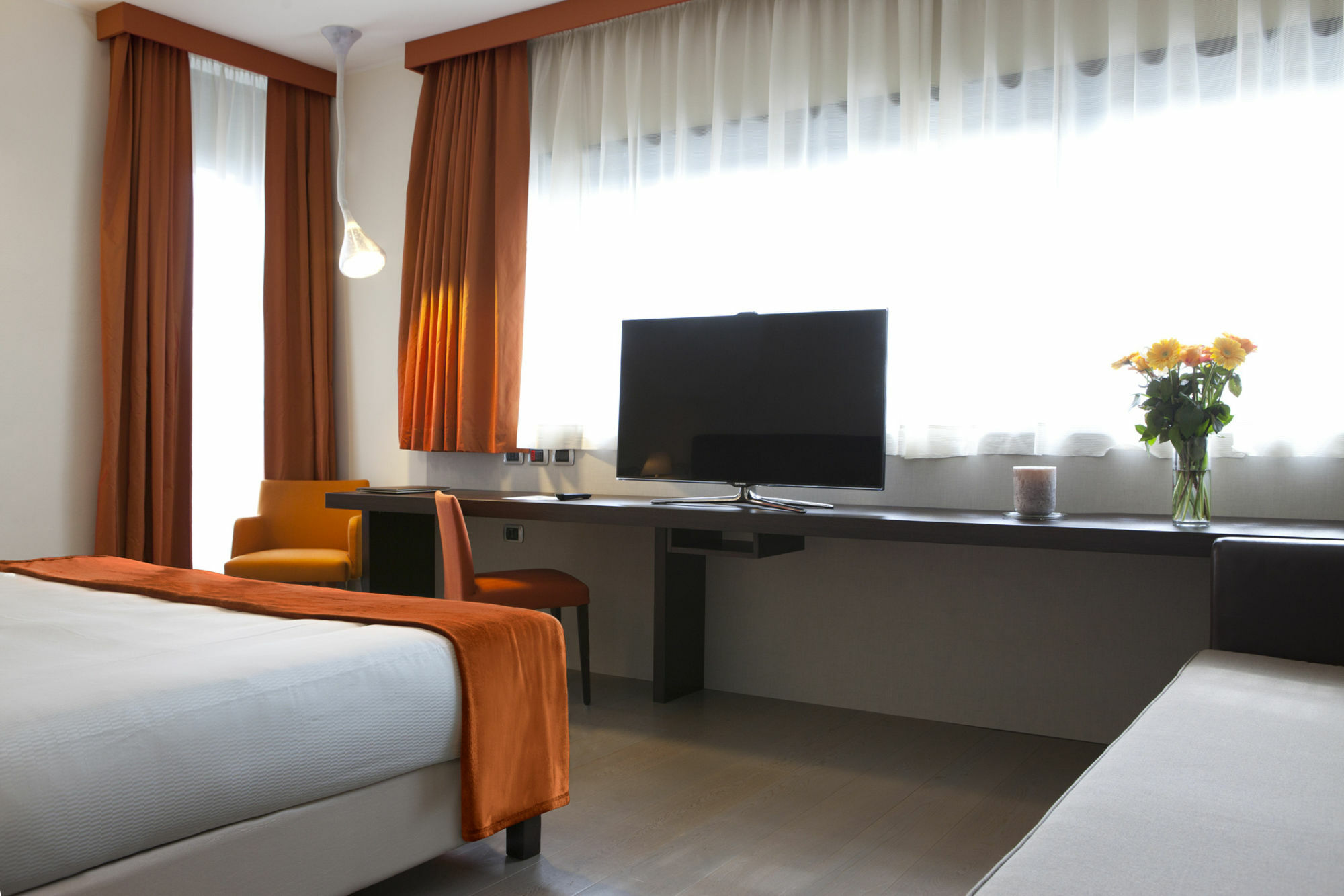 Rmh Modena Des Arts Hotel Luaran gambar